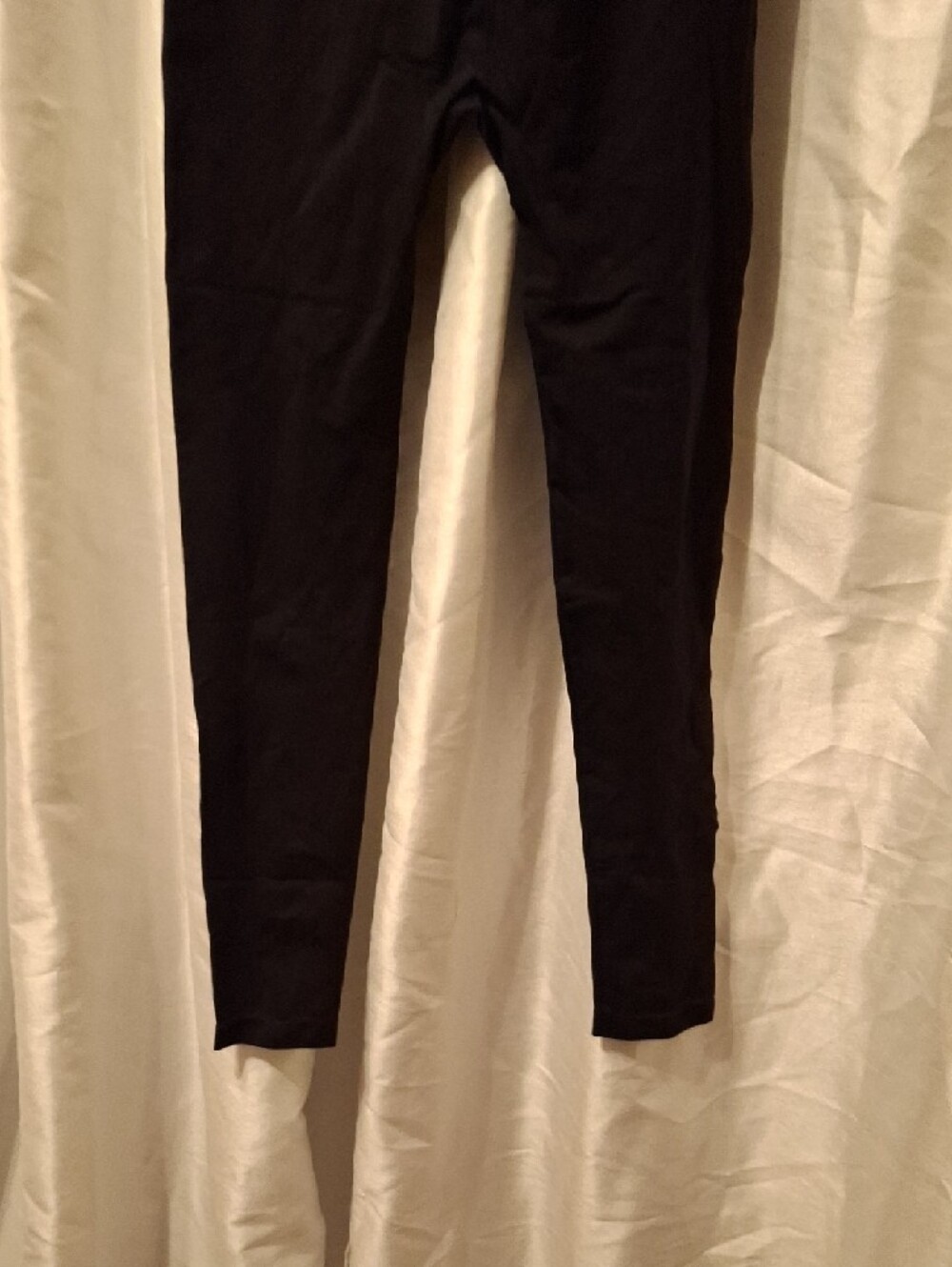 Isabel Maternity by Ingrid & Isabel Black High-Waist Maternity Leggings - Picture 7 of 8